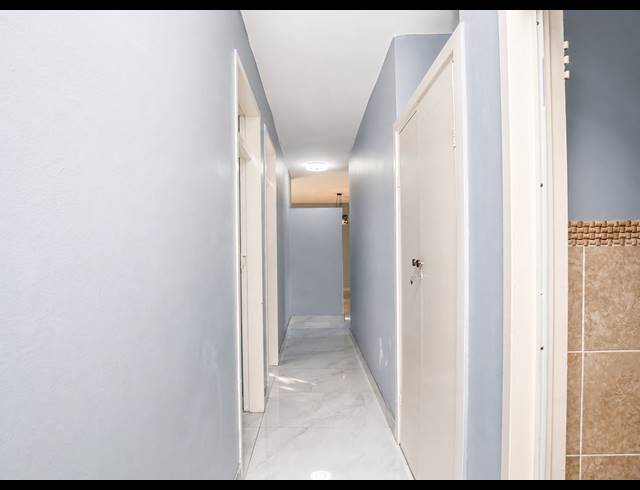 2.5 BEDROOM APARTMENT FOR SALE IN ESSENWOOD